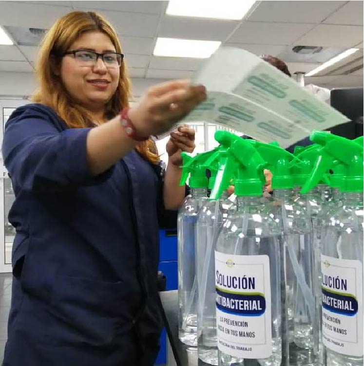 Fabrica y distribuye AHMSA solución antibacterial